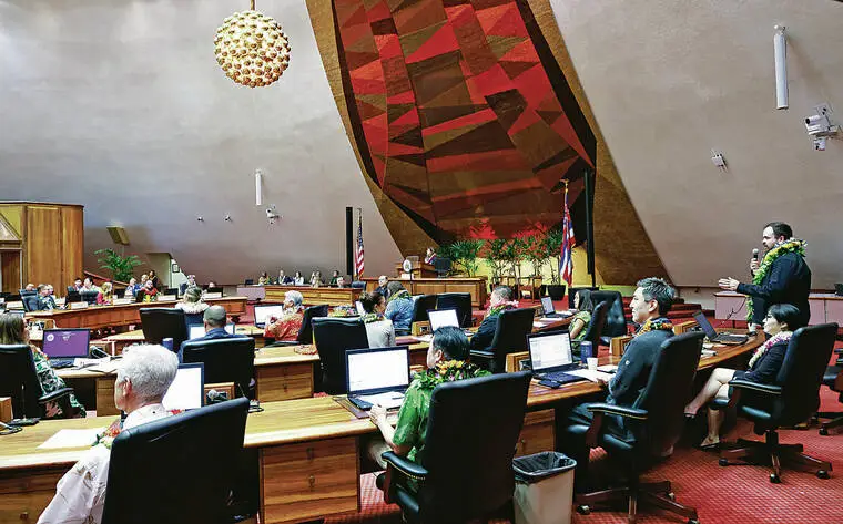 Tax cuts preserved, immigration enforcement limited as Legislature sends final bills to Green