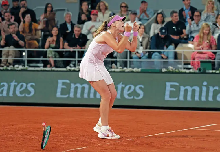 Mirra Andreeva, Maja Chwalinska advance to French Open final