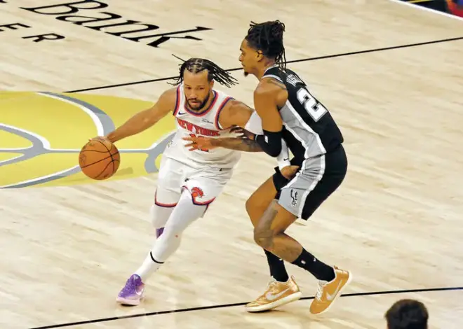 Jalen Brunson overcomes injury scares, cold shooting to lead Knicks to Game 1 victory in NBA Finals