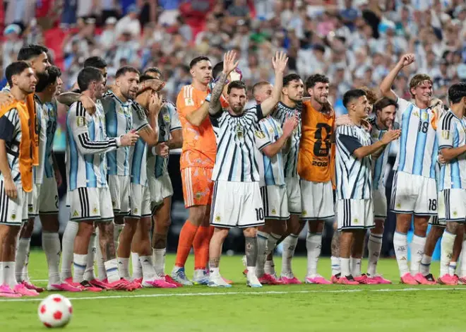 A magical Lionel Messi hat-trick as Argentina beat Algeria — but should he have been sent off?