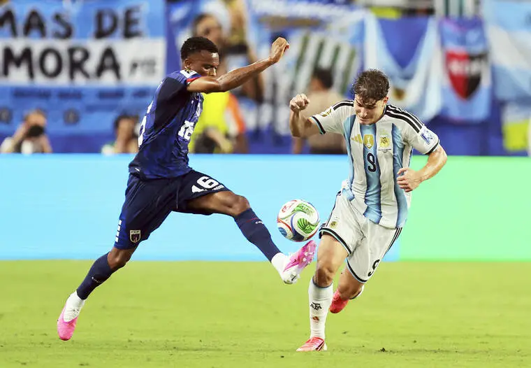 Pro-Argentina crowd helps spur dramatic win over Cape Verde