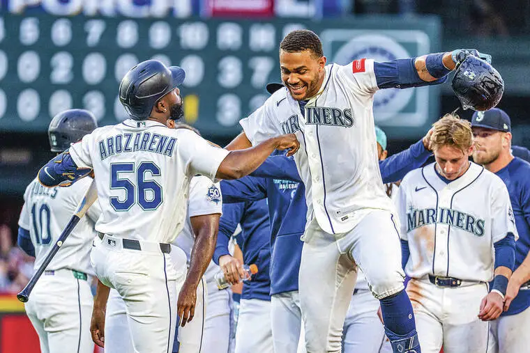Julio Rodriguez delivers walk-off in return as Mariners beat Giants