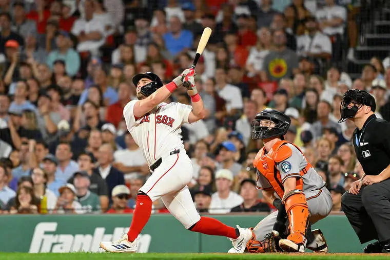 Caleb Durbin’s late homer helps Red Sox rally for 14th straight win