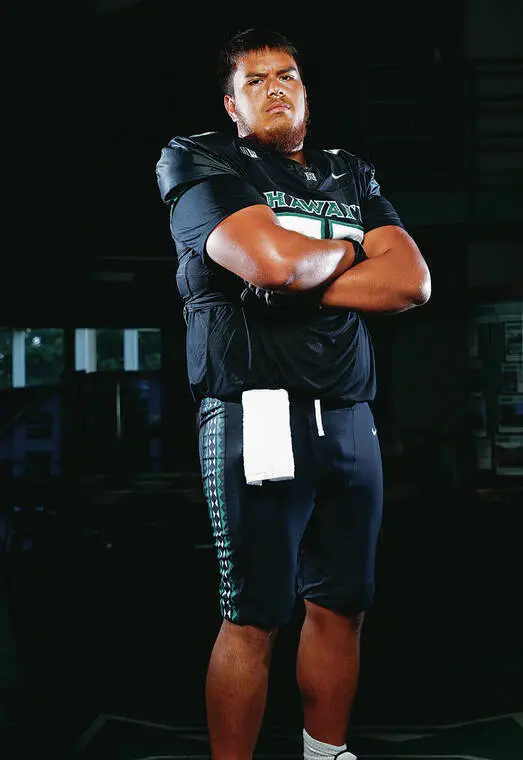 ‘Bows offensive lineman Ethan Spencer leading by exmaple