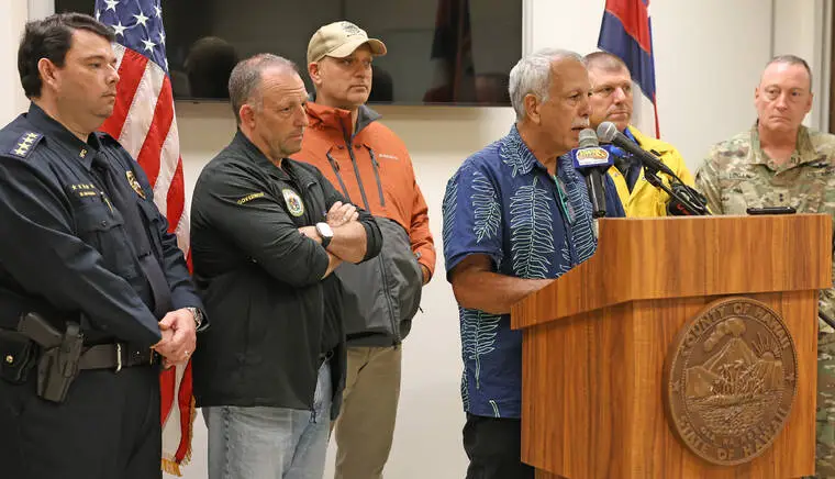 Green ‘flooded with emotion’: Governor surveys Lala’s aftermath in Ka‘u