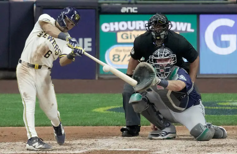 MLB roundup: Brewers match club record with 22 runs, blank Mariners
