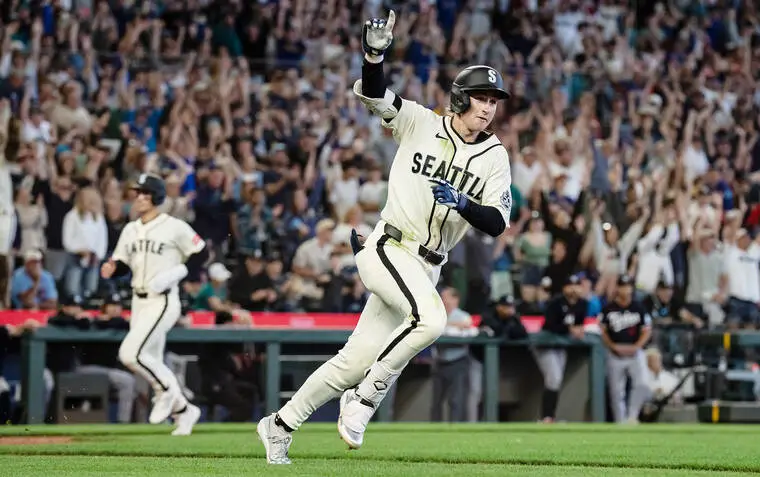 Mariners beat Twins in walk-off fashion after losing 6-0 lead