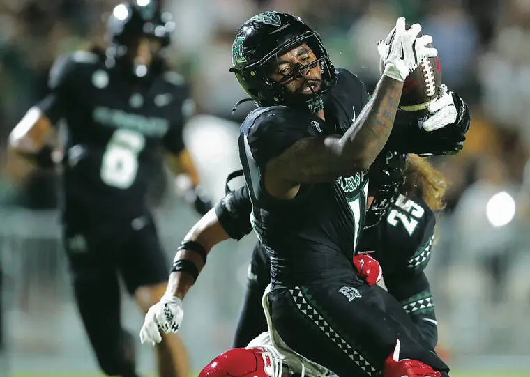 Dave Reardon: LB Otis the man in middle of UH defense