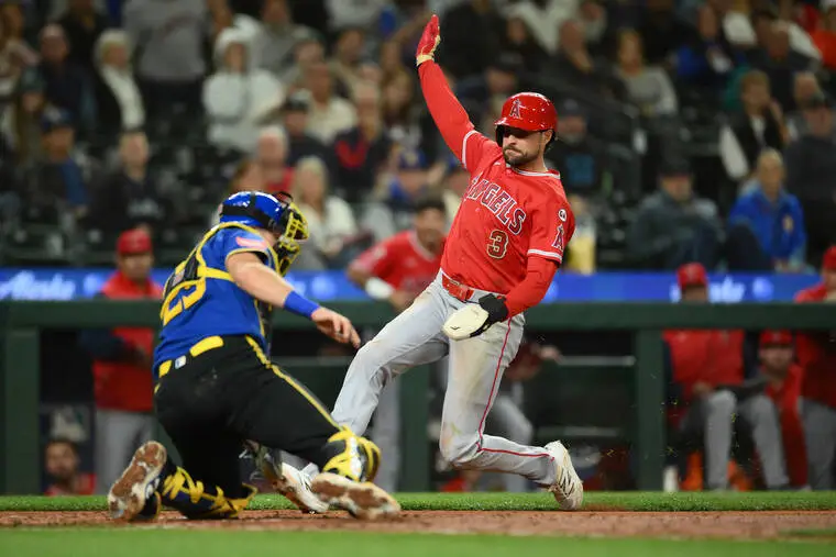 Looking to avoid dubious mark, Angels outlast Mariners