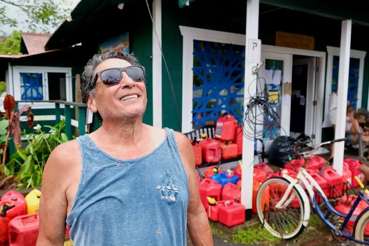 Crews make progress on power, roads as Kauai recovery continues