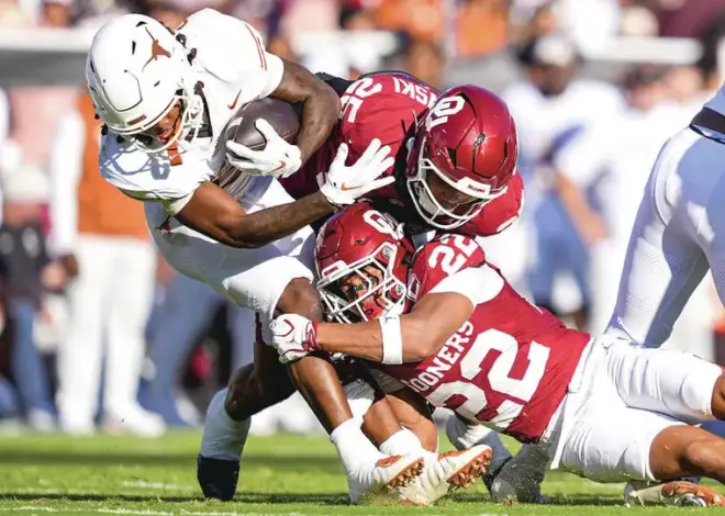 Top 25 roundup: Oklahoma stuns No. 1 Texas on walk-off field goal