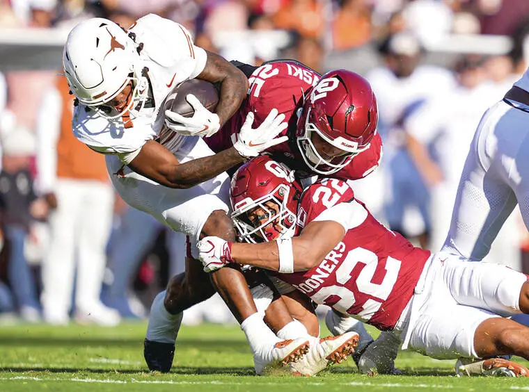 Top 25 roundup: Oklahoma stuns No. 1 Texas on walk-off field goal